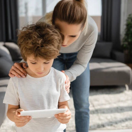 Balancing Screen Time - Essential Guide for Parents