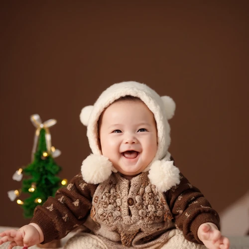 Capturing Moments: The Art of Holiday Baby Photos